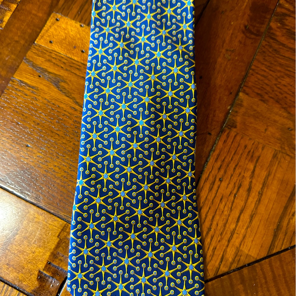 Men’s Hermes tie. Blue with gold accents.